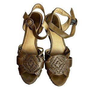 FRYE Shoes CHARLIE HUARACHE Womens 6.5 Brown Wood Platform Woven Sandals 73845